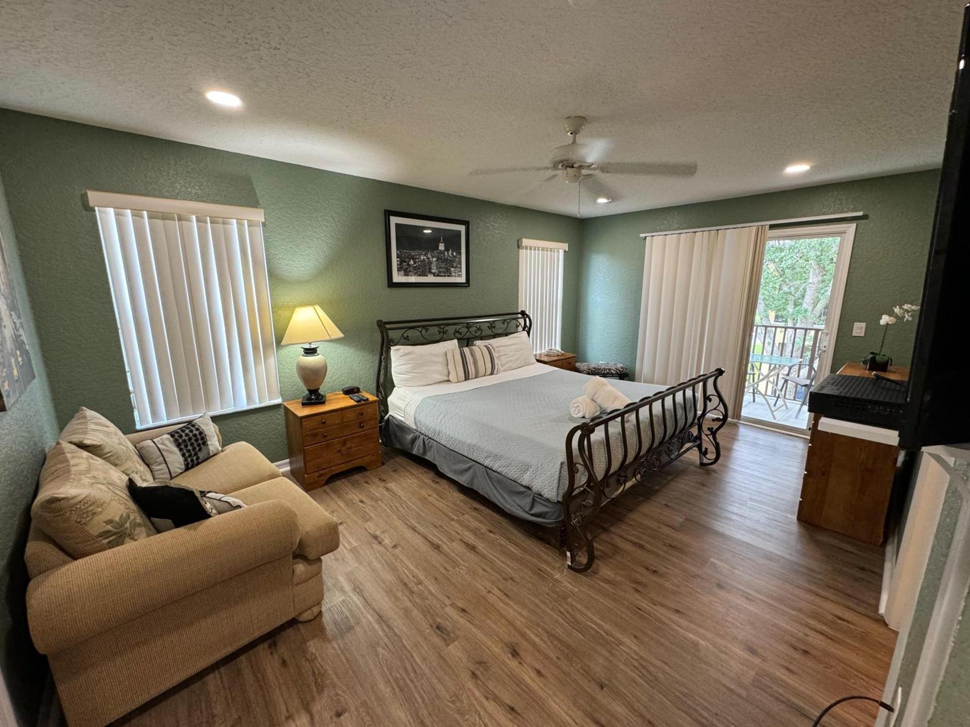1307 Charming Regal Palms Villa *